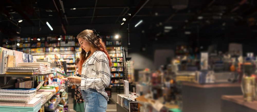 Header Frau Buchladen